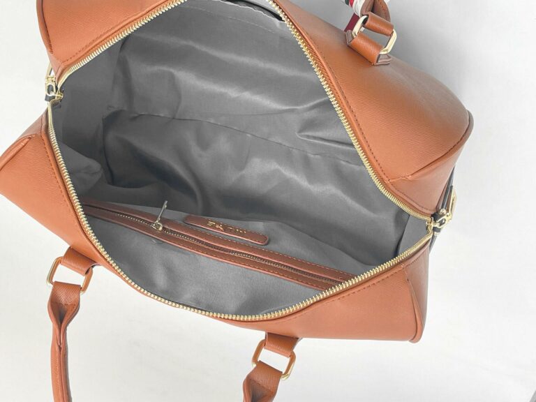 Design A Large-capacity Backpack With One Shoulder Slung Diagonally - Image 5