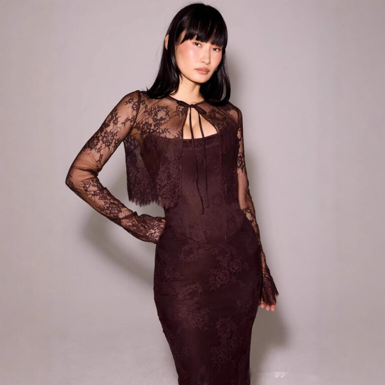 Elegant Lace Tube Top Dress With Fishbone Hips Suit - Image 2