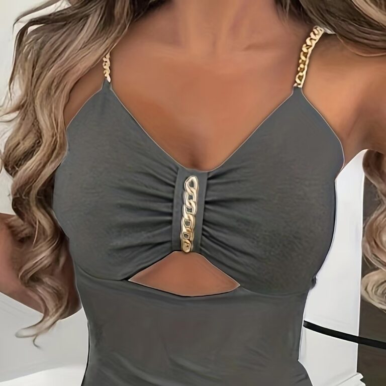 Women's Solid Color New Fashionable Metal Chain Hollow Chest Pleat Details Slit Design Sense Long Sexy Style Dress - Image 4