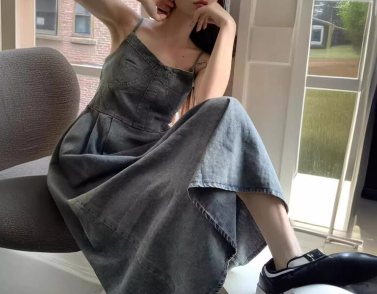 Hot Girl Retro Denim Sling Dress Women's Clothing - Image 5