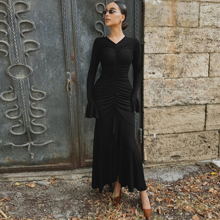Fashionable Elegant V-neck Pleated Slim-fit Flared Sleeves Dress - Image 2