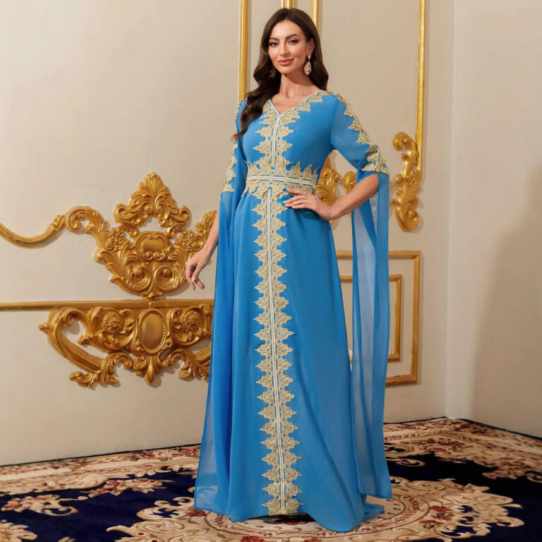 Women's Patchwork Super Long-sleeved Solid Color Lace Dress - Image 2