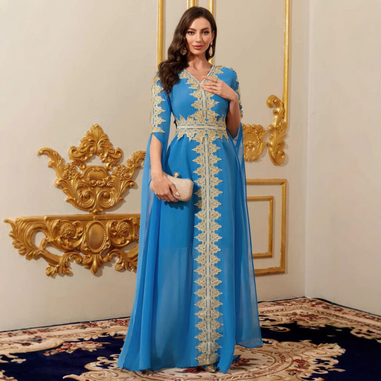 Women's Patchwork Super Long-sleeved Solid Color Lace Dress - Image 3
