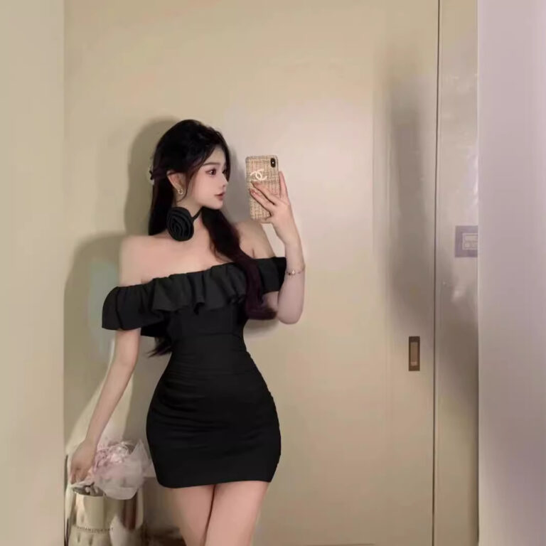 Slim Fit Slimming Ruffle Hip Short Skirt - Image 3