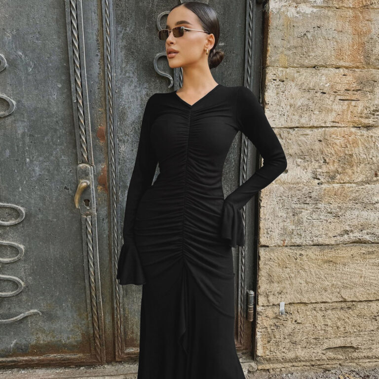 Fashionable Elegant V-neck Pleated Slim-fit Flared Sleeves Dress - Image 4