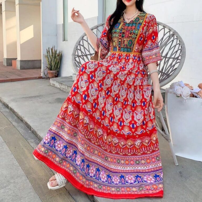 V-neck Embroidery Bell Sleeve Waist Trimming Casual Dress