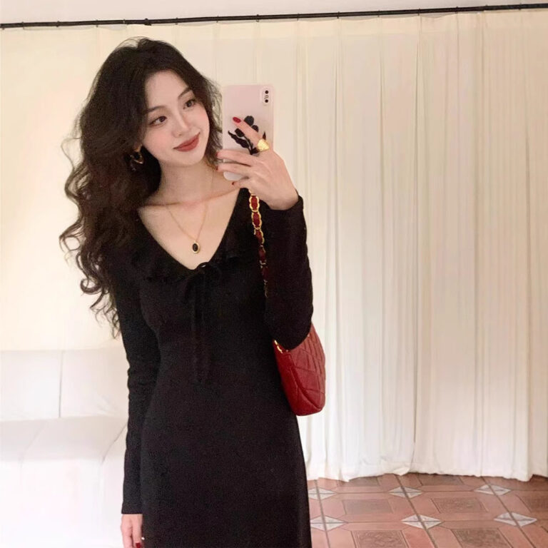 Dress Lotus Leaf Autumn And Winter V-neck