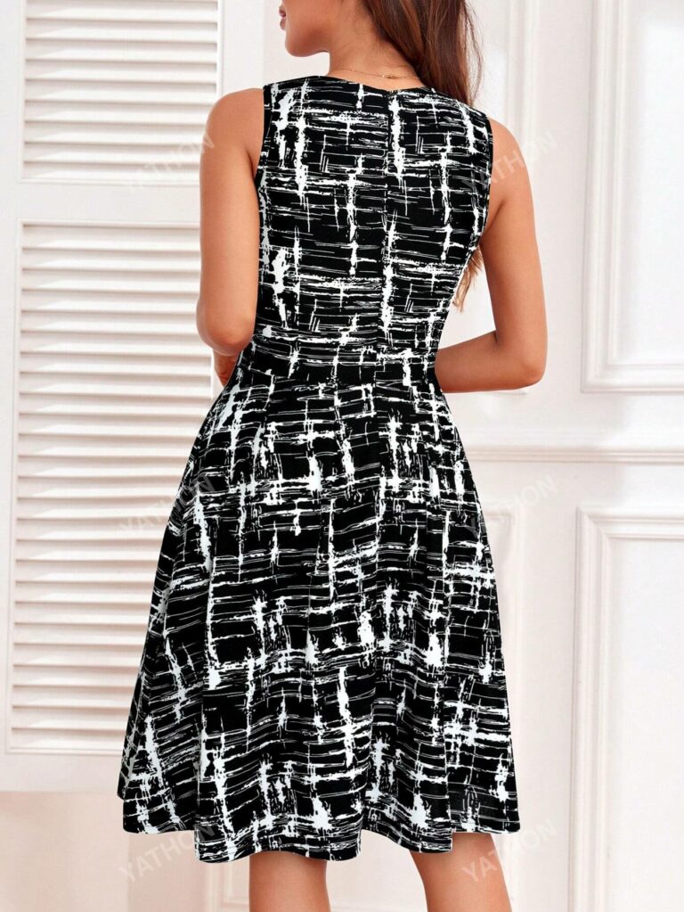 Ditsy Floral Print Keyhole Neckline Dress - Image 5