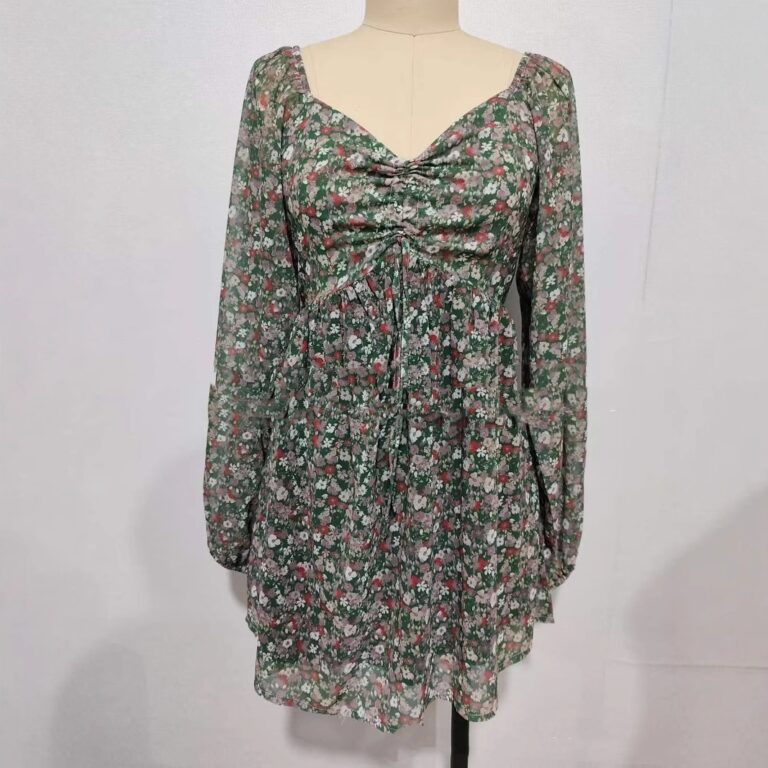 Women's Plus Size Pleated Printed Dress - Image 4
