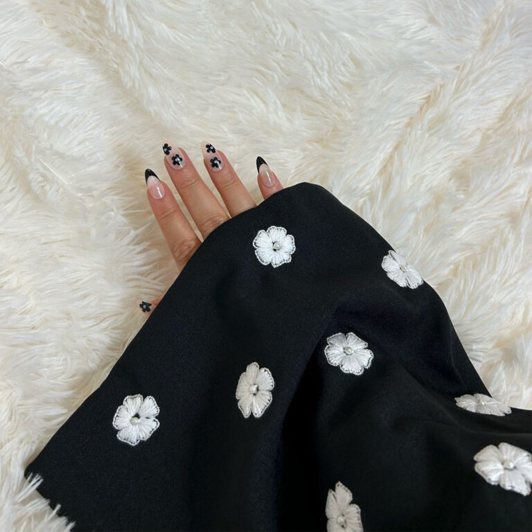 Women's Fashion Cloud Embroidered Elegant Cardigan Robe - Image 5
