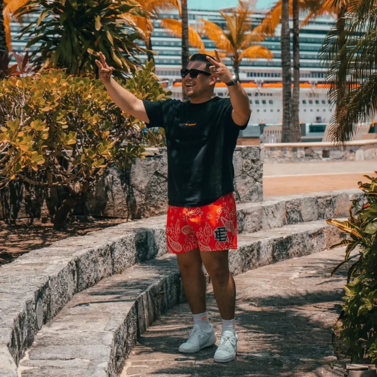 The Eric Emanuel EE basketball shorts with various patterns are of casual sports and beach style and are quarter pants. - Image 10