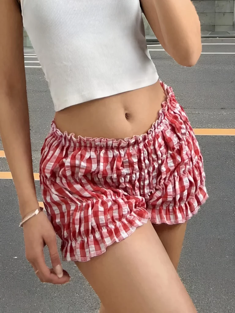Casual plaid shorts with exposed navel fashionable lace sexy and spicy girl low waist pleated shorts - Image 2