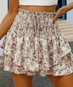 Spring and summer small floral print elastic waist elegant layered hem shorts fashion casual high waist shorts